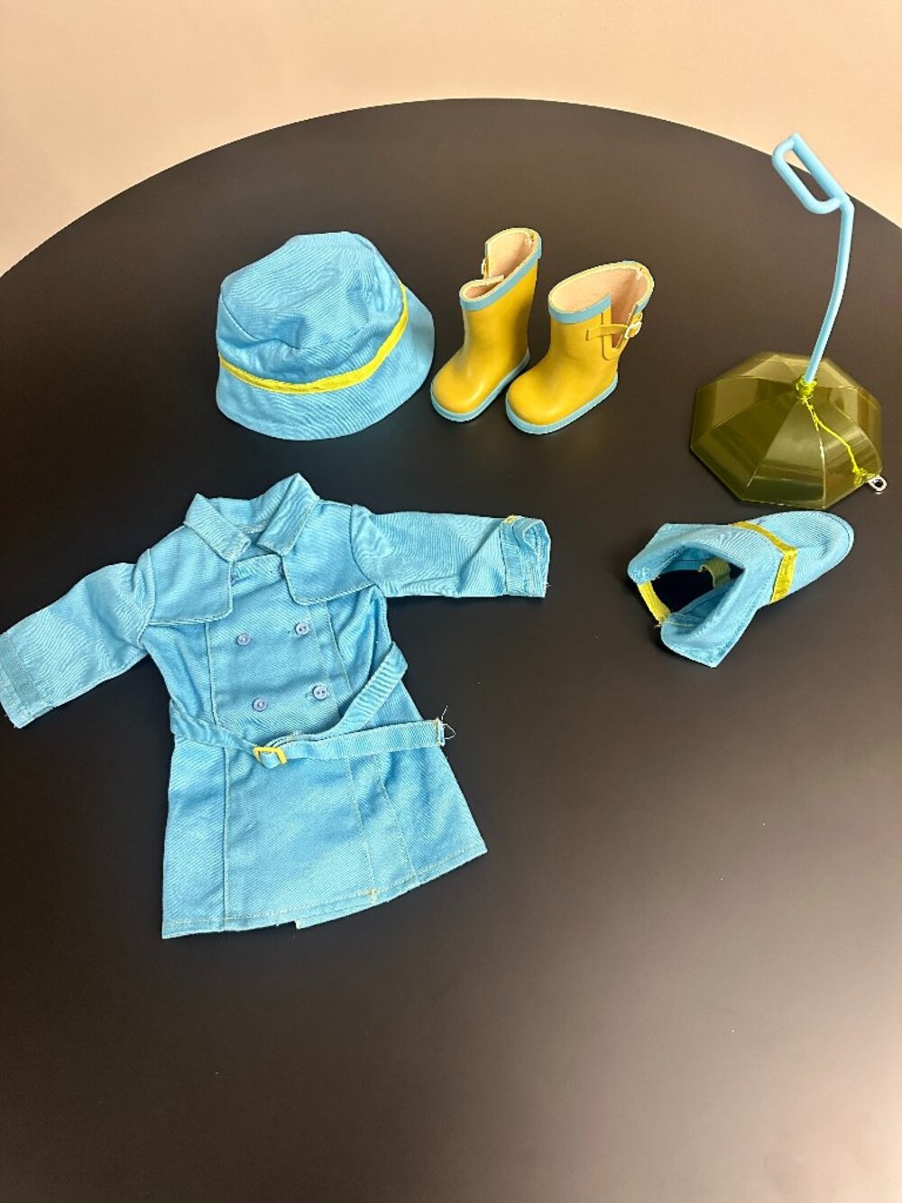 American Girl Rainy Day Outfit & Pet Set (Retired) 🌧️